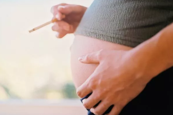 آیا سیگار کشیدن در بارداری خطرناک است؟